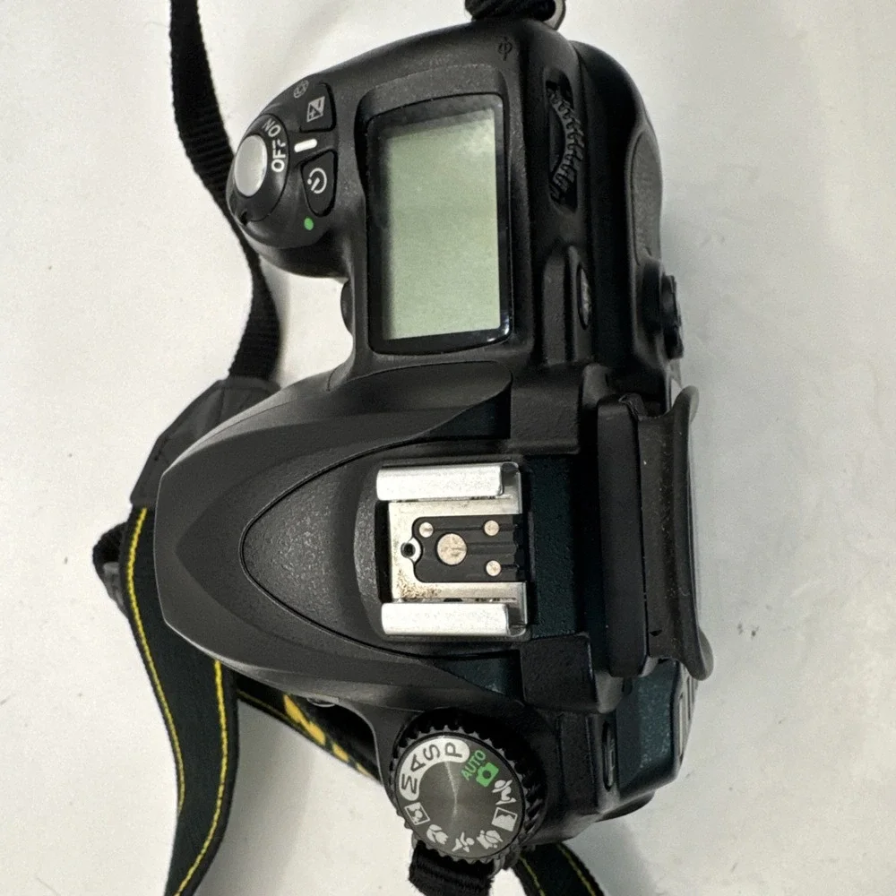 Nikon D50 6.1MP Digital SLR DSLR Camera Body